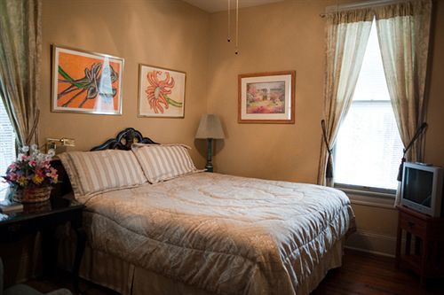 Arbor House Suites Bed And Breakfast サンアントニオ エクステリア 写真